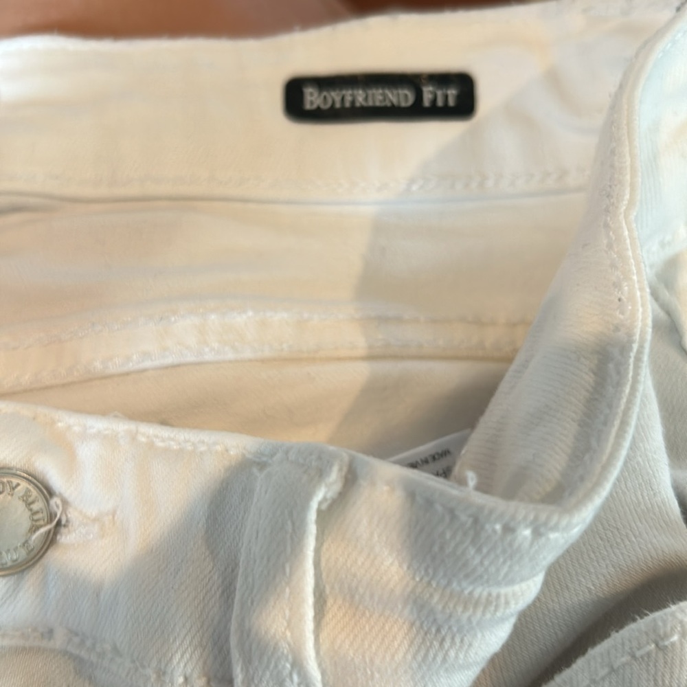 Judy Blue Women’s Size 7/28 Boyfriend Fit Distressed White Jeans EUC - Picture 5 of 9